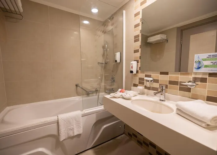 Fantasia Deluxe Hotel 5*