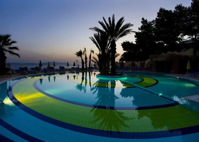 Fantasia Deluxe Hotel 5*